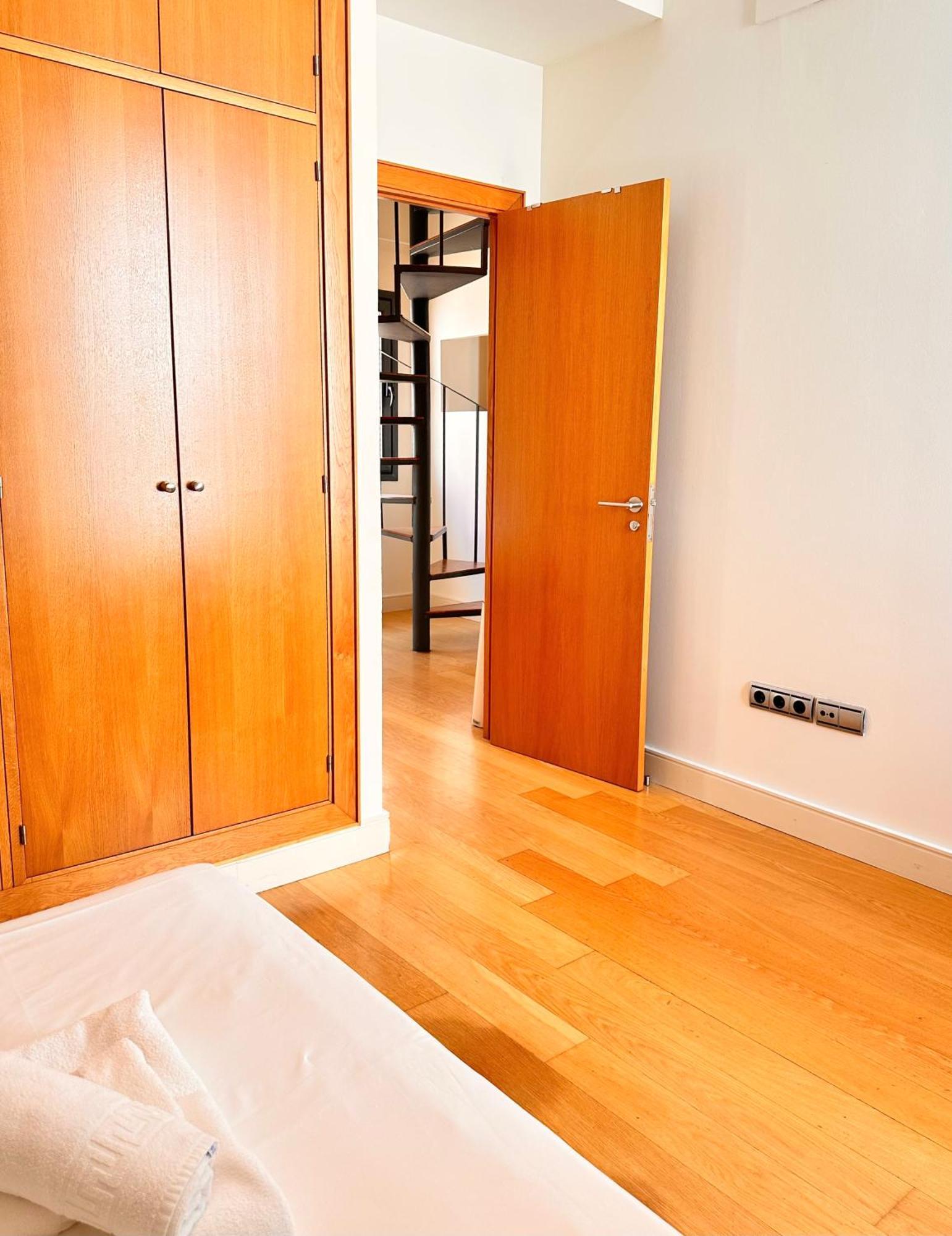 Penthouse Near Cathedral Private Rooftop Private Parking เซบีญา ภายนอก รูปภาพ